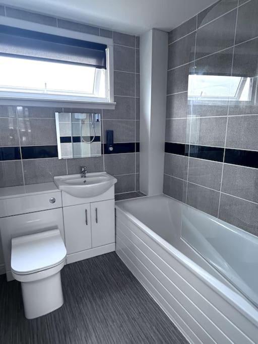 Luxury In - Near L&d Hospital - Free Netflix & Wifi- Free Parking * Luton (Bedfordshire)
